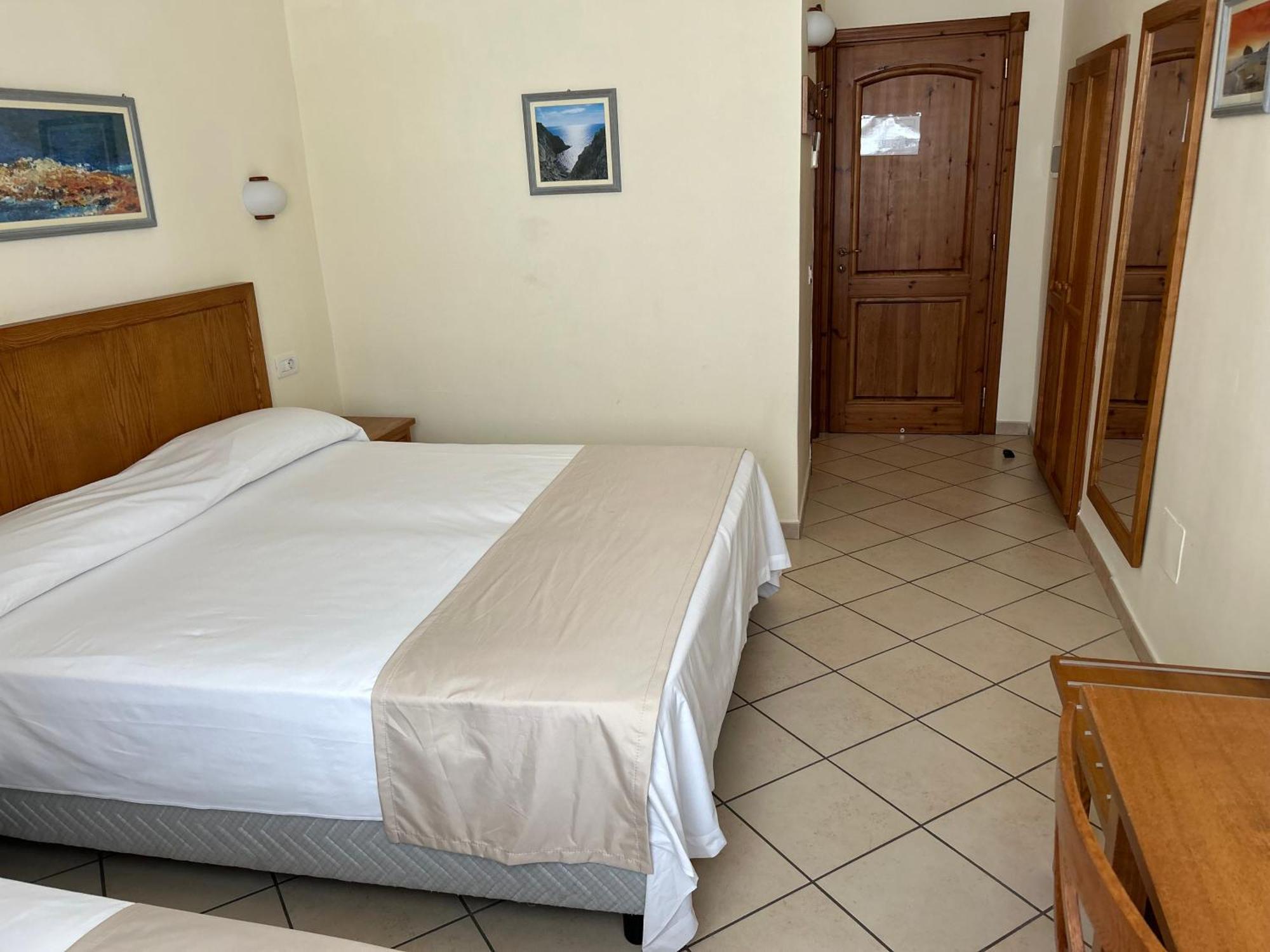 Hotel Da Raffaele Ischia Rum bild